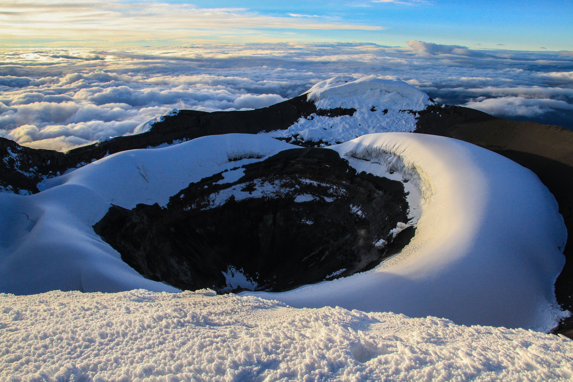 Cratère volcan Cotopaxi